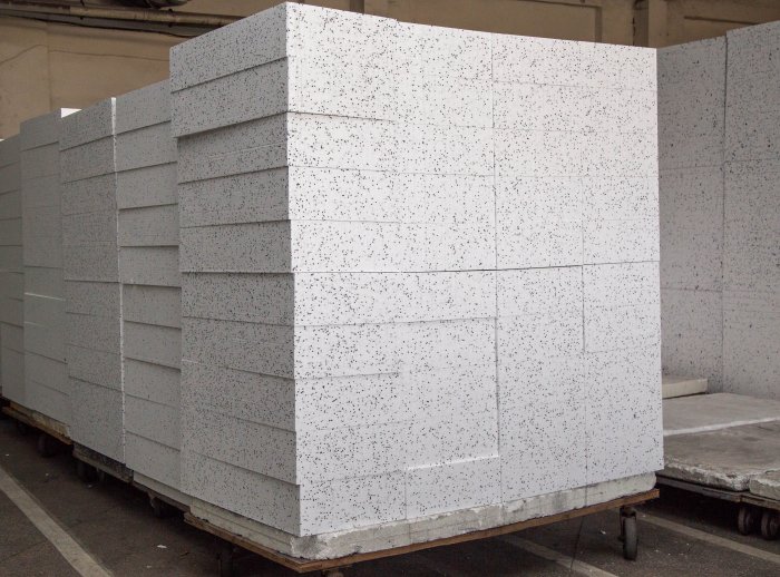 The enterprise of the holding «Belarusian Cement Company» – branch No. 3 «Minsk silikate products plant» JSC «Belarusian Cement Plant» – for the first time began to export expanded polystyrene plates