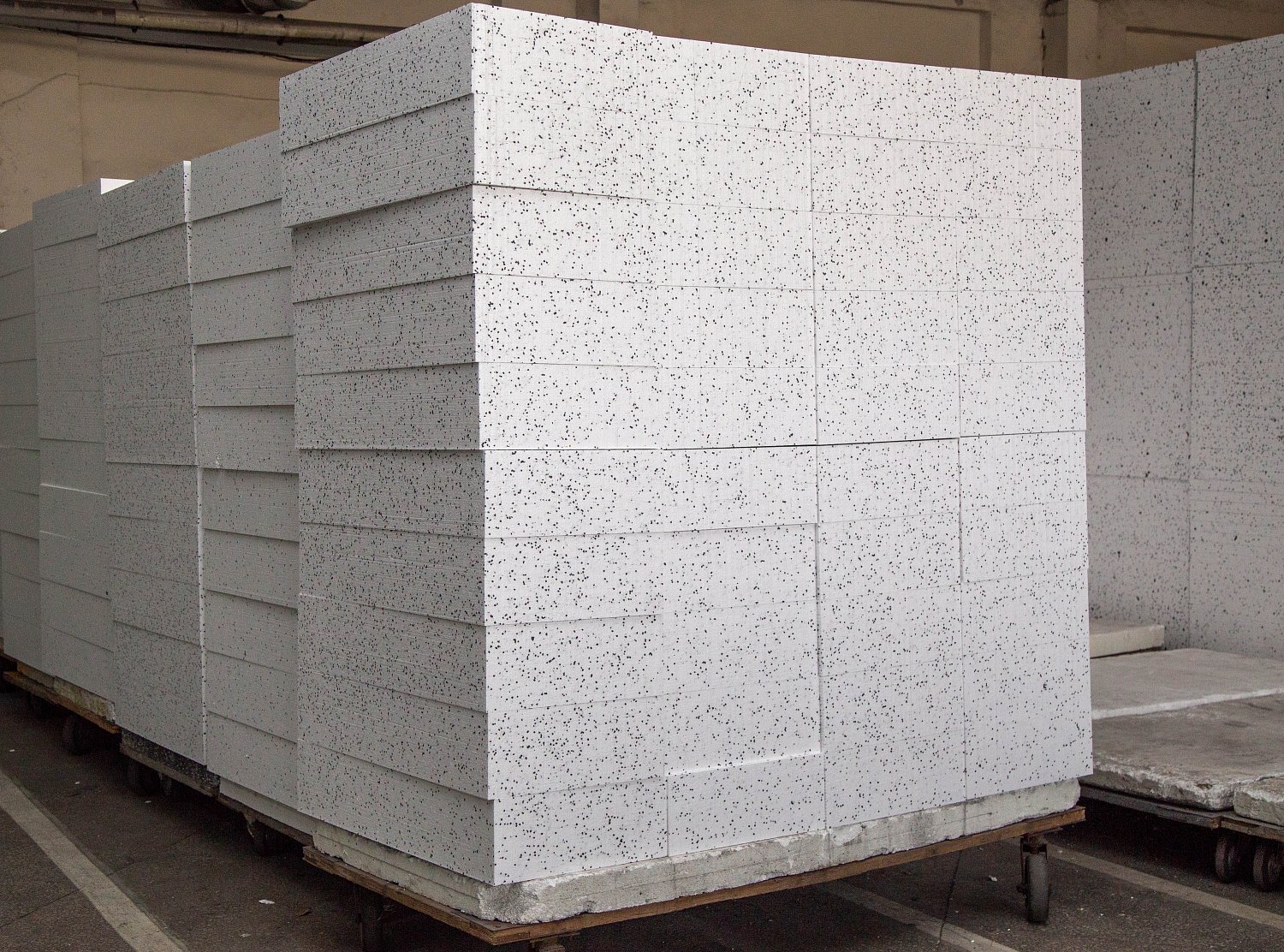 Предприятие холдинга «Белорусская цементная компания» – филиал № 3 «Минский комбинат силикатных изделий» ОАО «Белорусский цементный завод» – впервые начало поставлять на экспорт пенополистирольные плиты